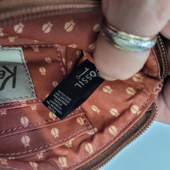 Fossil Key-Per Poppy Floral Wristlet Zip Purse Credit Cards Travel NWOT - Picture 5 of 6